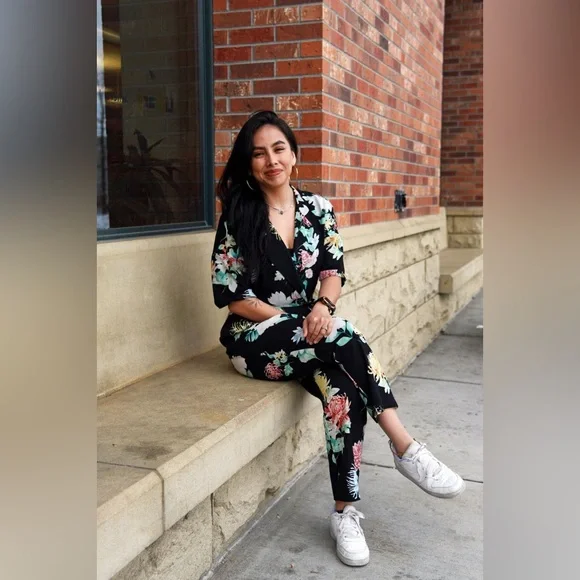 💐 ZARA Floral Jumpsuit - Tie Waist - Picture 3 of 8